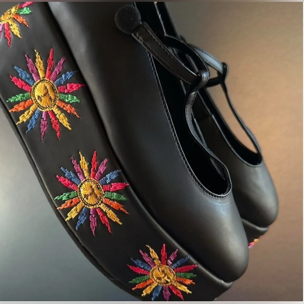 Vibrant Embroidered Black Platform Shoes - Picture 2 of 3